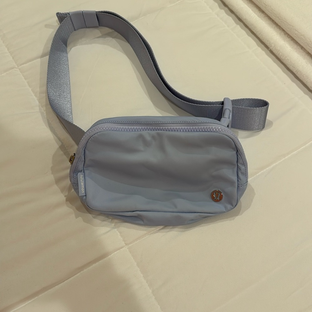 Lululemon belt bag light blue